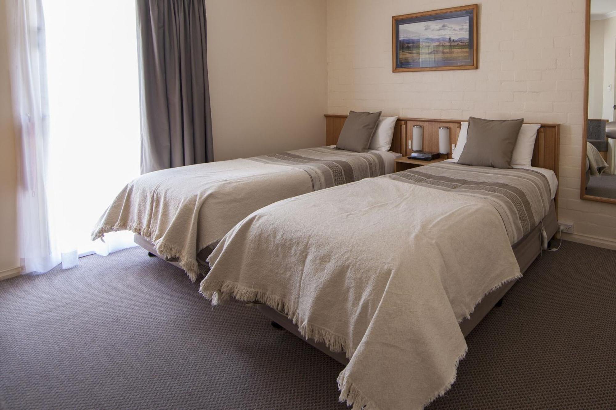 Redhill Cooma Motor Inn Exterior photo