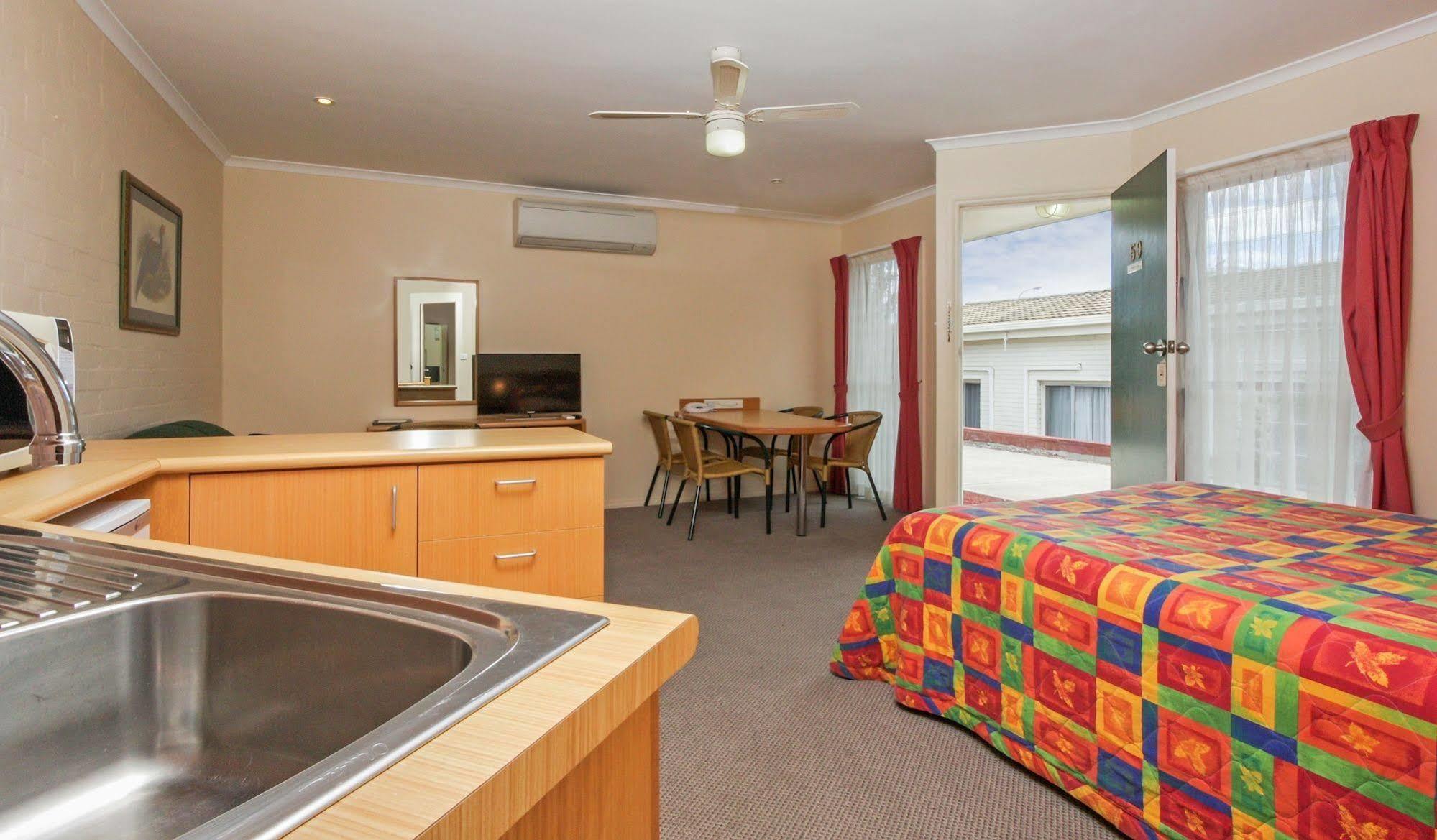Redhill Cooma Motor Inn Exterior photo